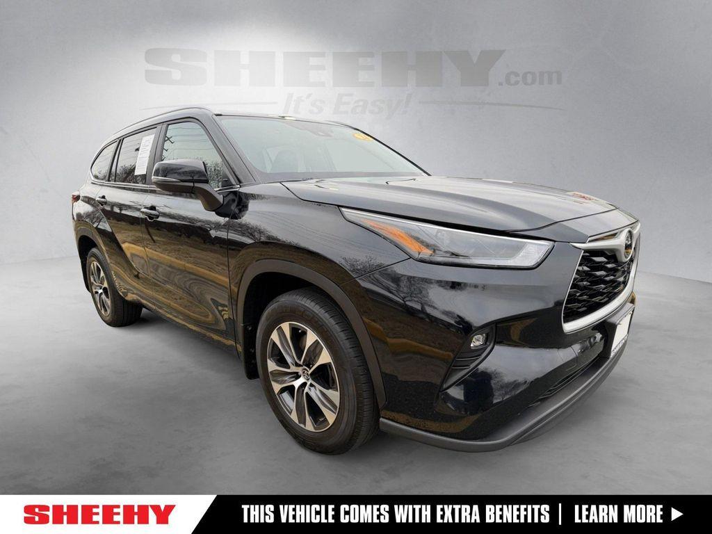 used 2024 Toyota Highlander car, priced at $39,850