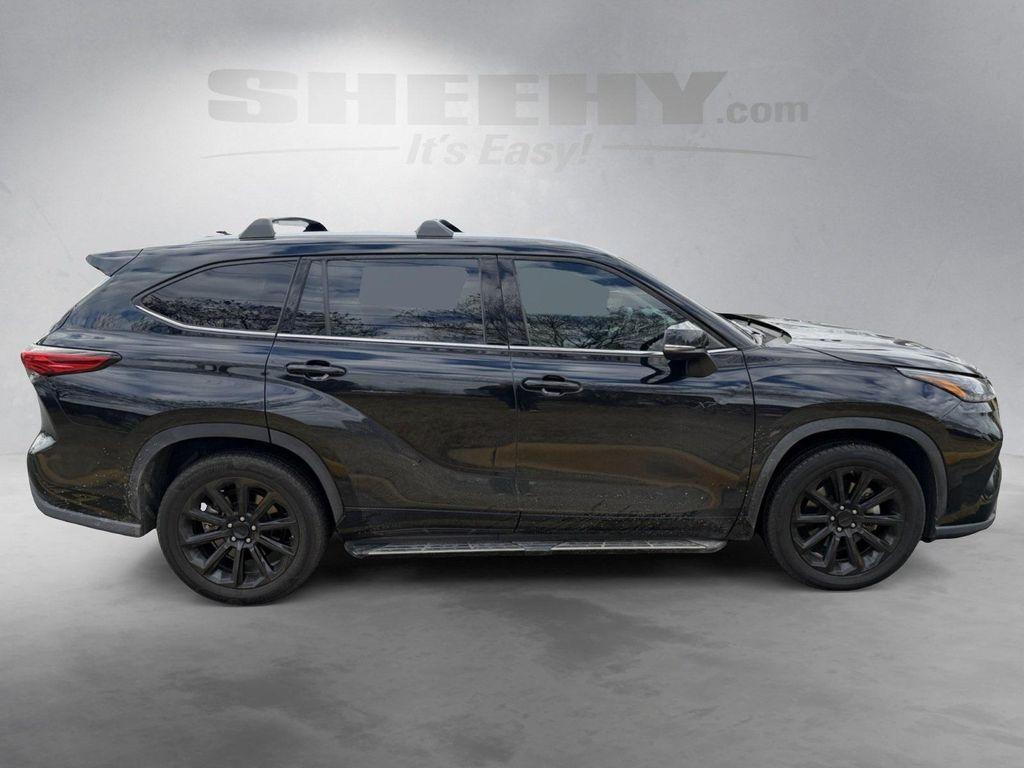used 2022 Toyota Highlander car, priced at $34,650