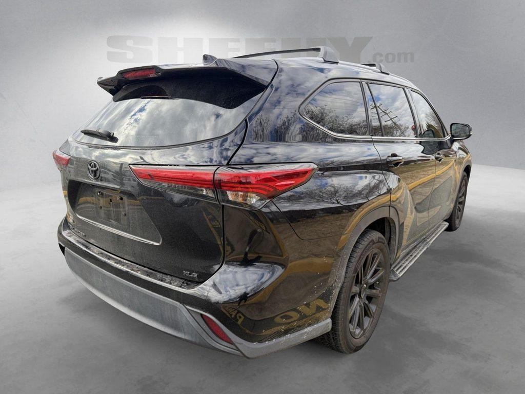 used 2022 Toyota Highlander car, priced at $34,650