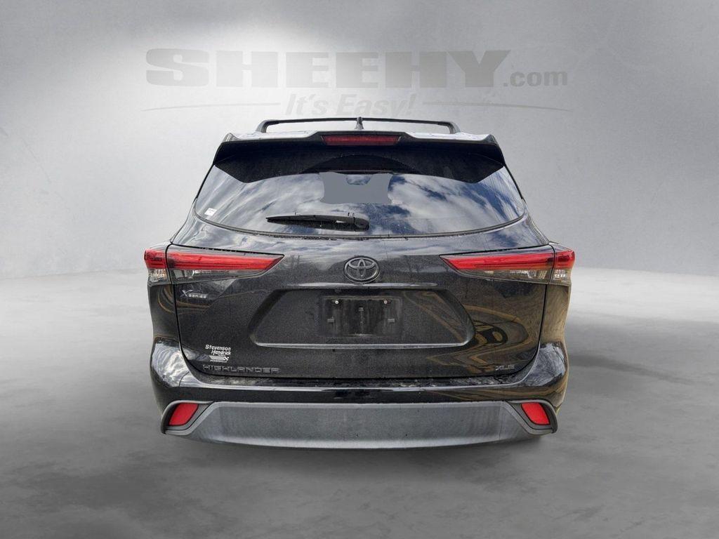 used 2022 Toyota Highlander car, priced at $34,650
