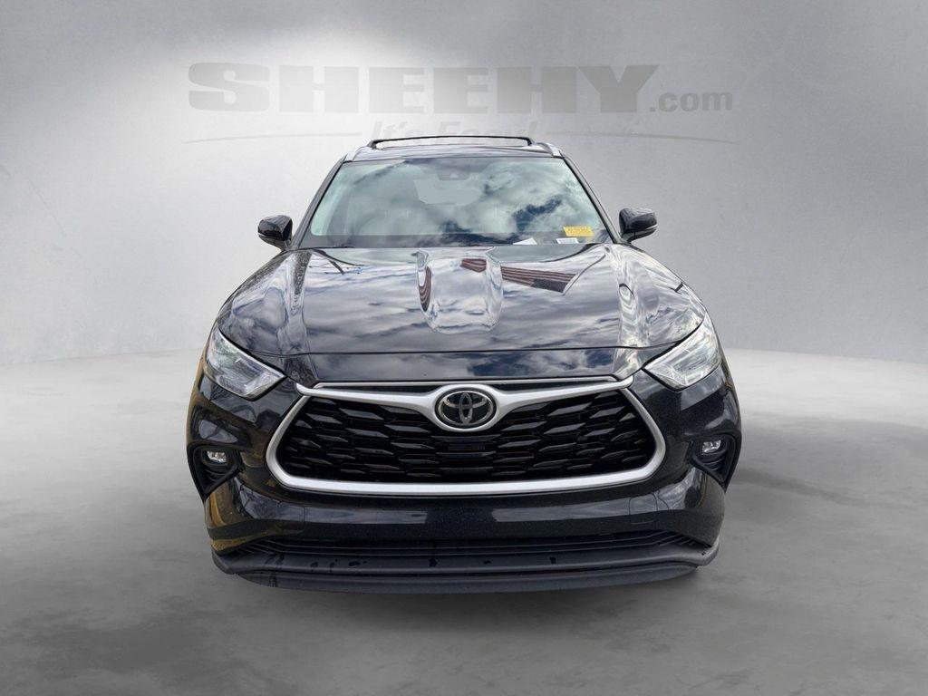 used 2022 Toyota Highlander car, priced at $34,650