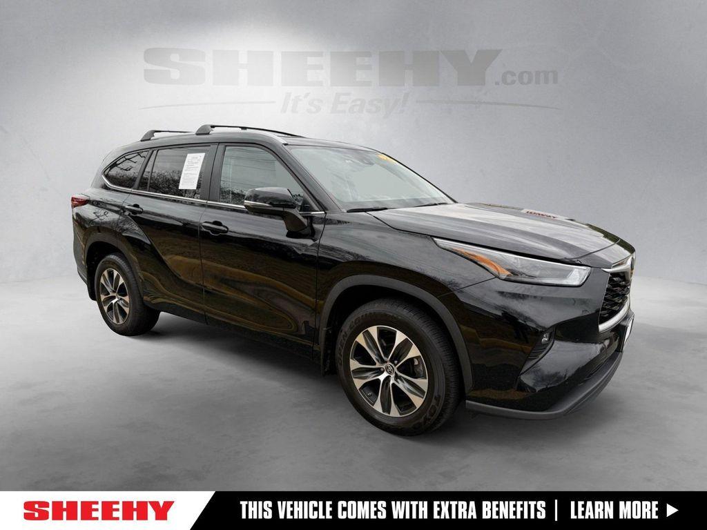 used 2023 Toyota Highlander car, priced at $30,450