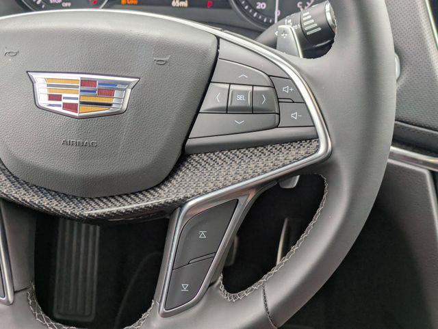 new 2025 Cadillac XT5 car, priced at $58,995