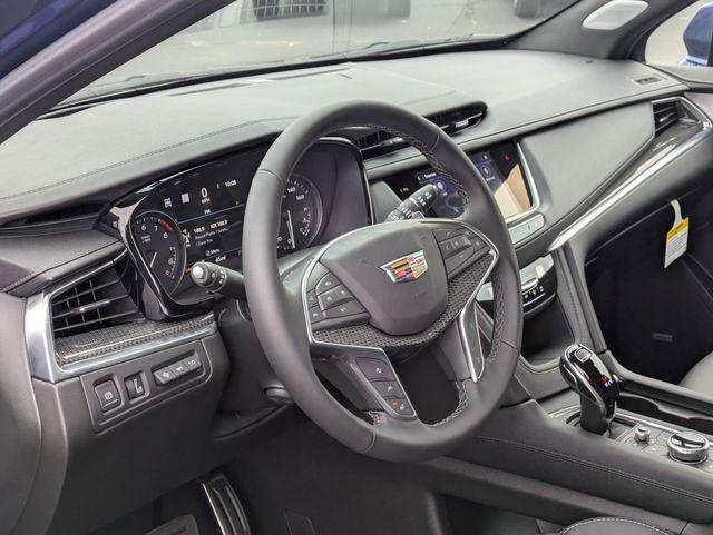 new 2025 Cadillac XT5 car, priced at $58,995
