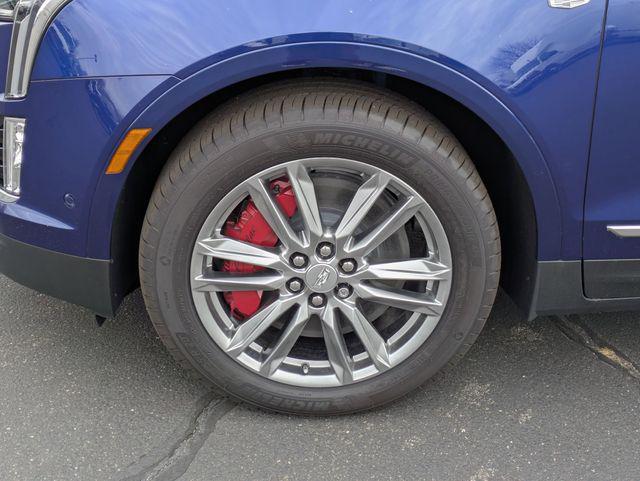 new 2025 Cadillac XT5 car, priced at $58,995