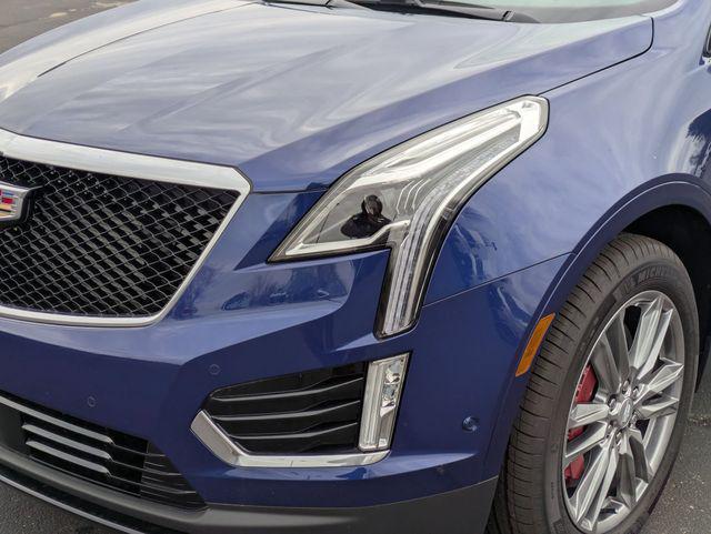 new 2025 Cadillac XT5 car, priced at $58,995