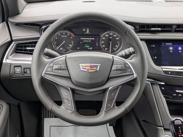 new 2025 Cadillac XT5 car, priced at $45,995