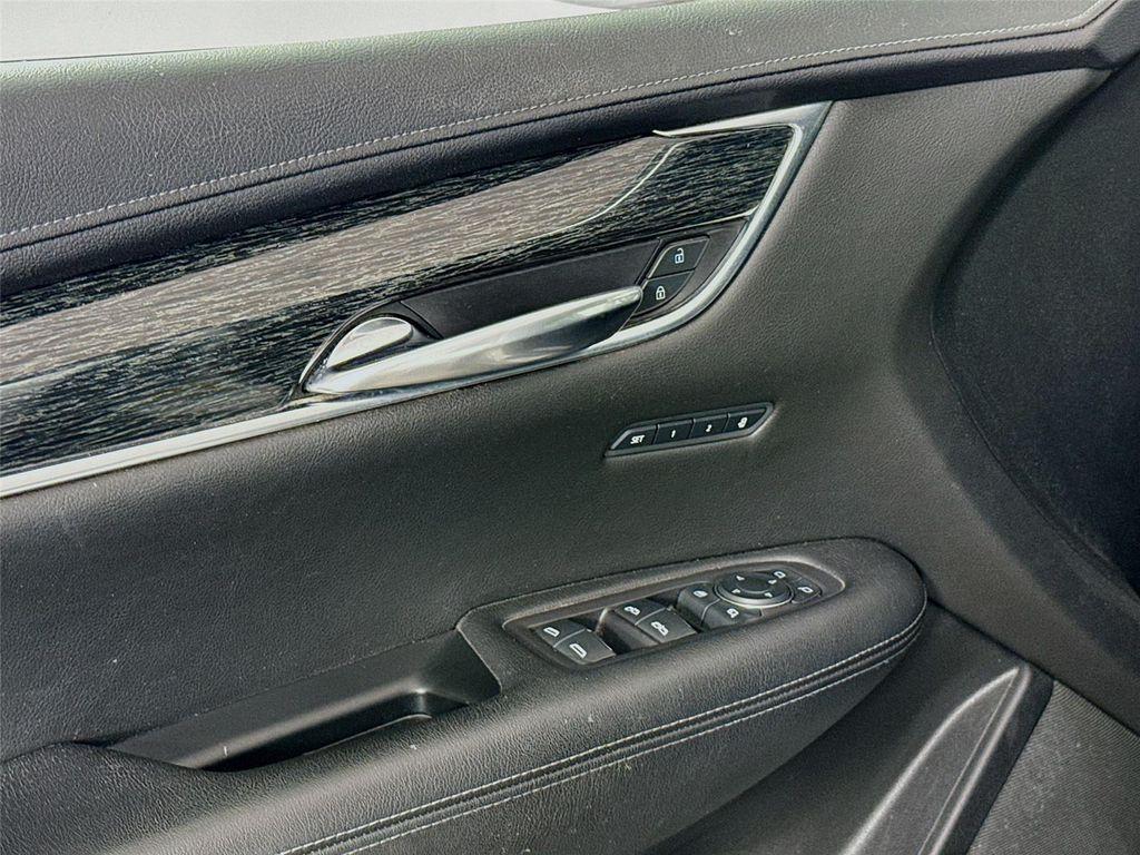 used 2020 Cadillac XT5 car, priced at $18,650