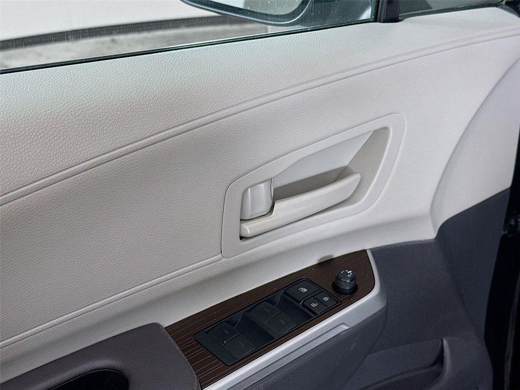 used 2024 Toyota Sienna car, priced at $35,285