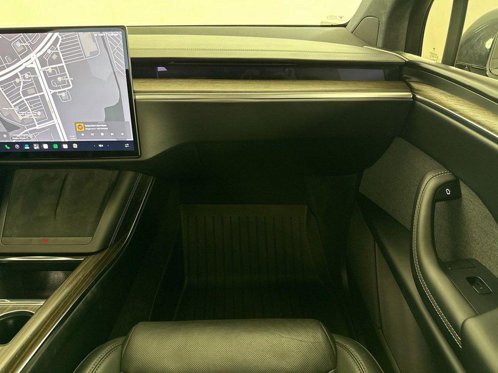 Tesla Model X view 27