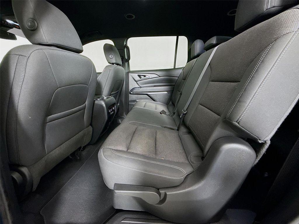 used 2024 Chevrolet Traverse car, priced at $31,450