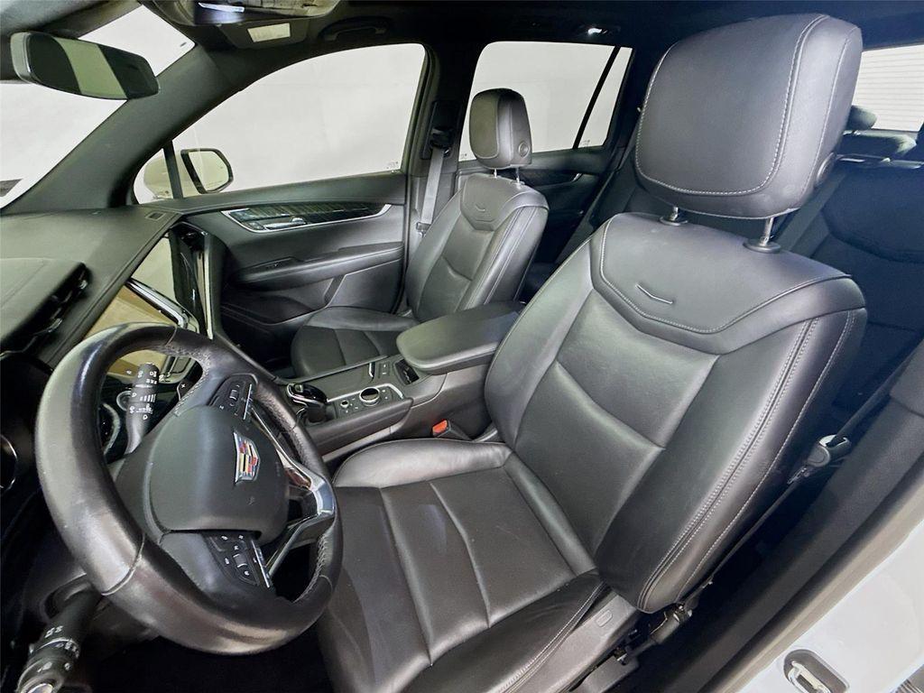 used 2022 Cadillac XT6 car, priced at $31,700