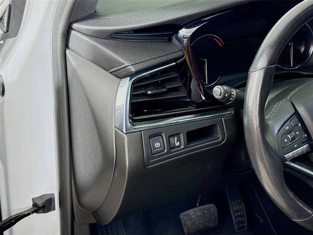 used 2022 Cadillac XT6 car, priced at $31,700