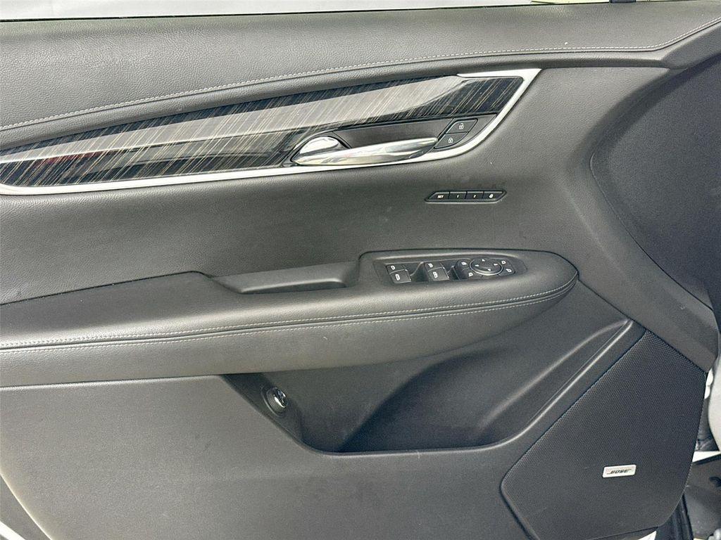 used 2022 Cadillac XT6 car, priced at $31,700