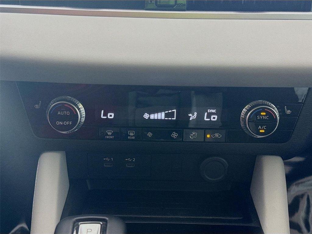 used 2025 Mitsubishi Outlander car, priced at $26,500