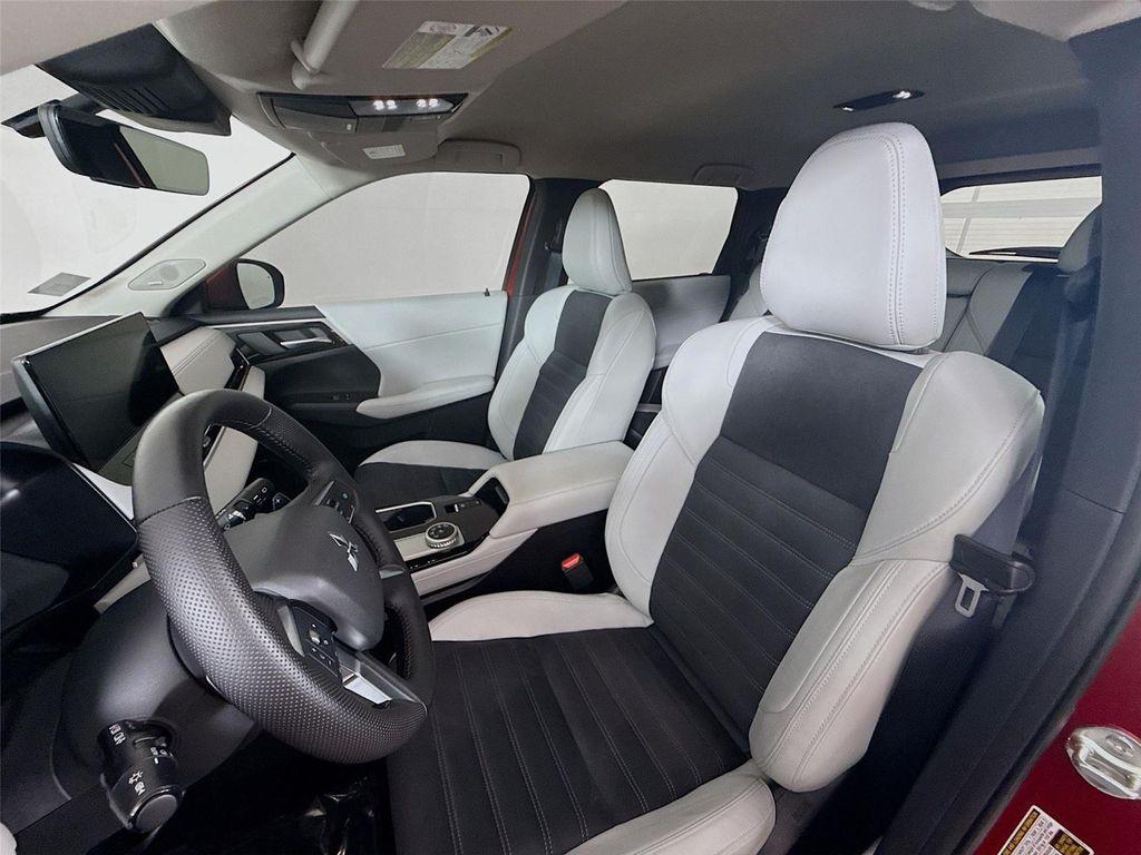 used 2025 Mitsubishi Outlander car, priced at $26,500