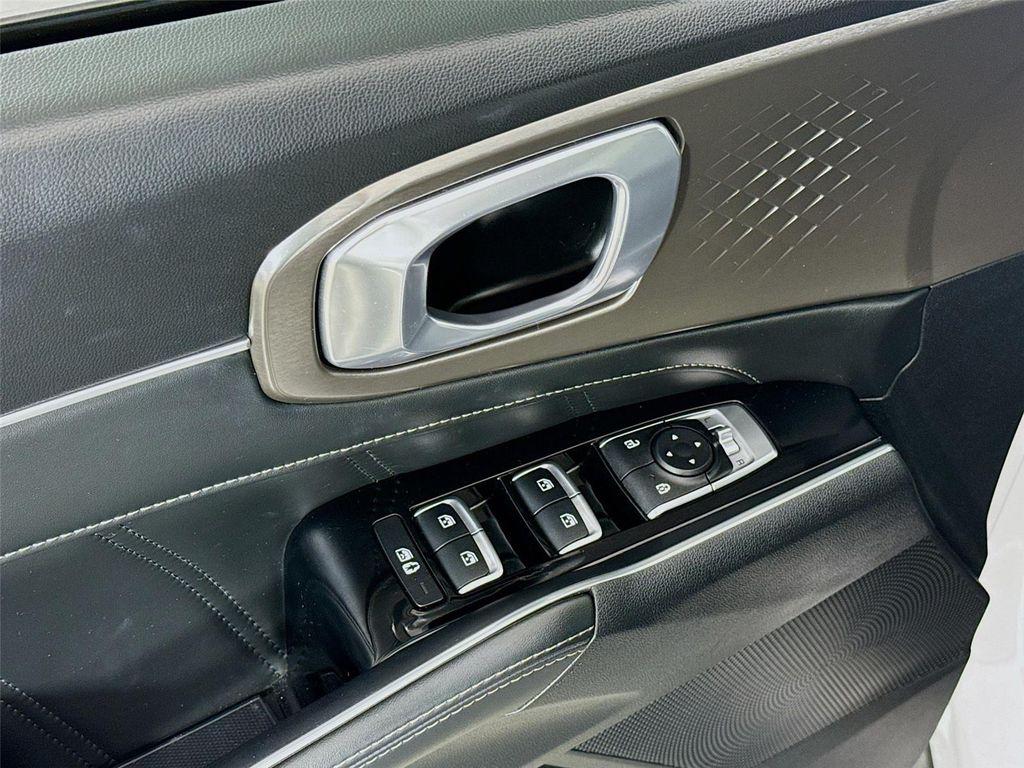 used 2022 Kia Sorento car, priced at $24,700