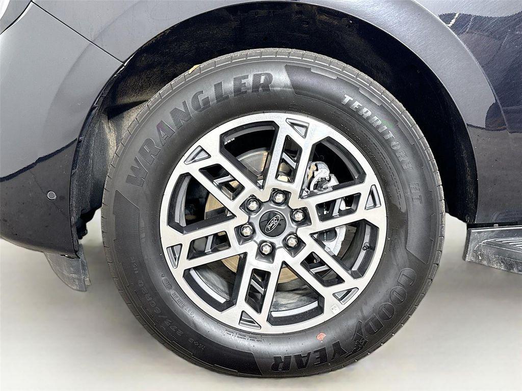 used 2025 Ford Expedition Max car, priced at $58,490