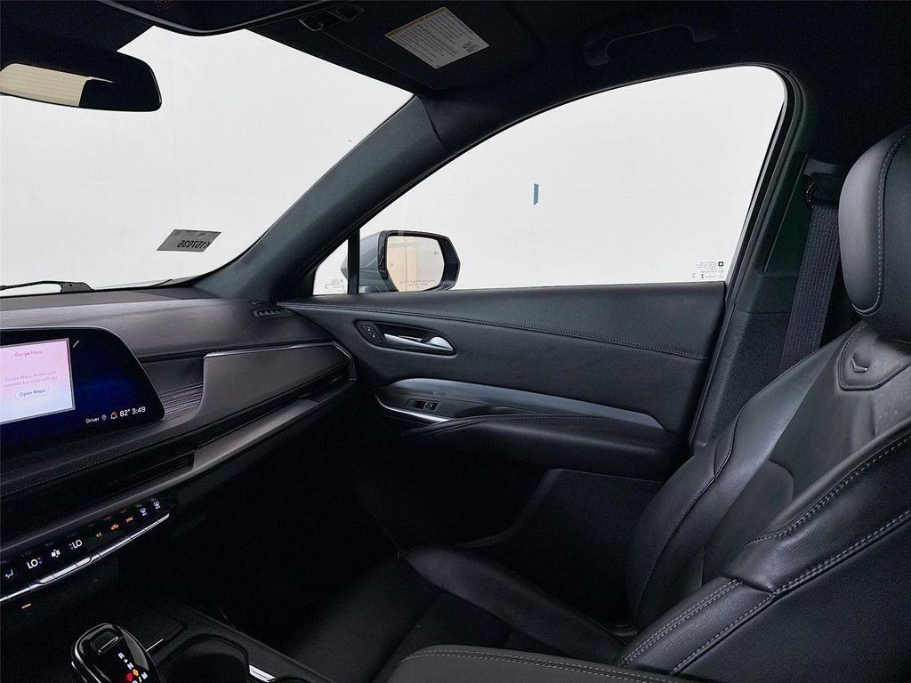 used 2024 Cadillac XT4 car, priced at $27,799