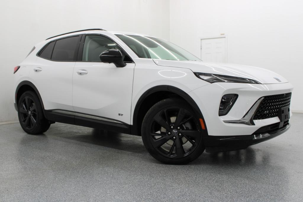 used 2025 Buick Envision car, priced at $30,988