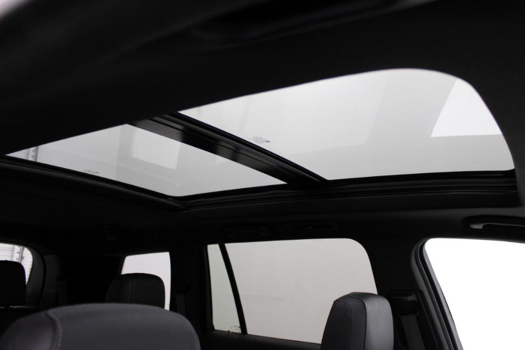 used 2025 Cadillac XT6 car, priced at $39,988