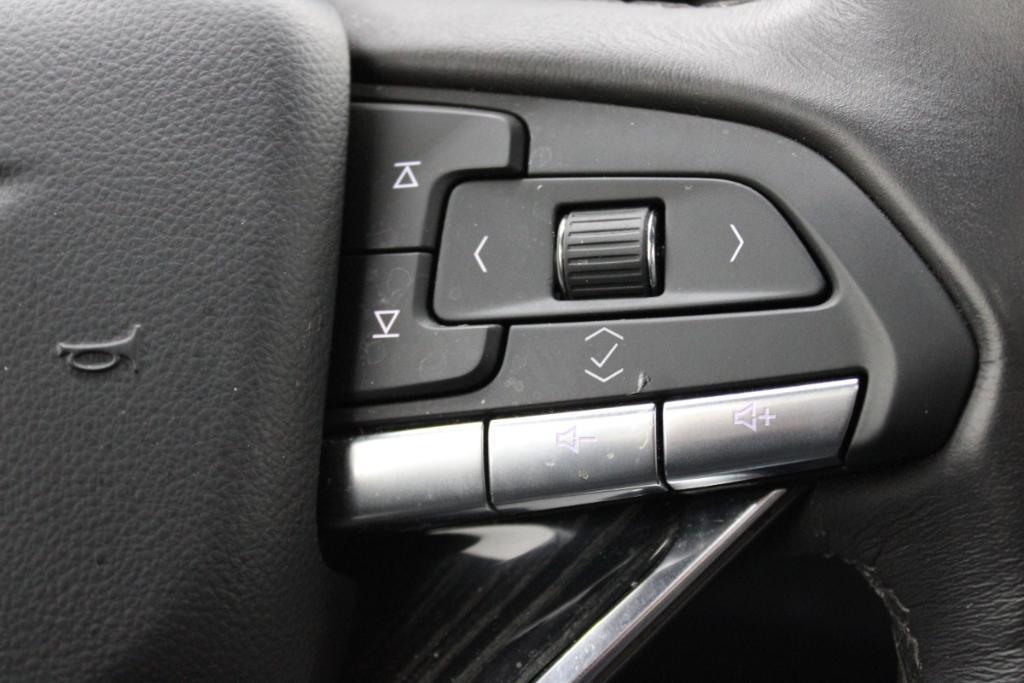 used 2025 Cadillac XT6 car, priced at $39,988