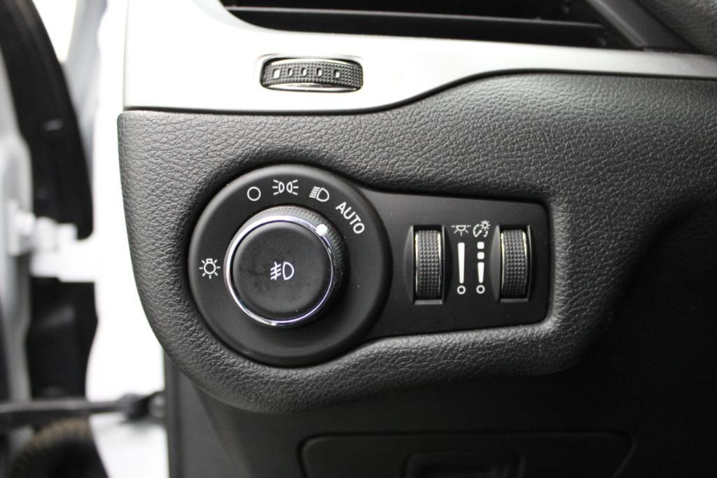 used 2018 Jeep Cherokee car
