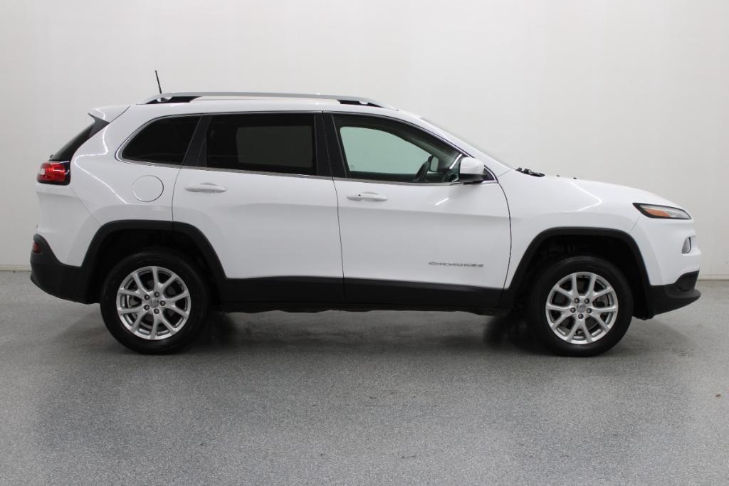 used 2018 Jeep Cherokee car