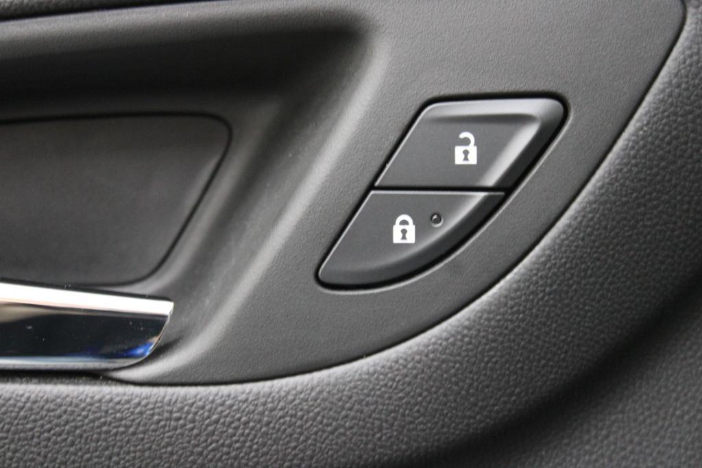 used 2024 Chevrolet Equinox car, priced at $21,388