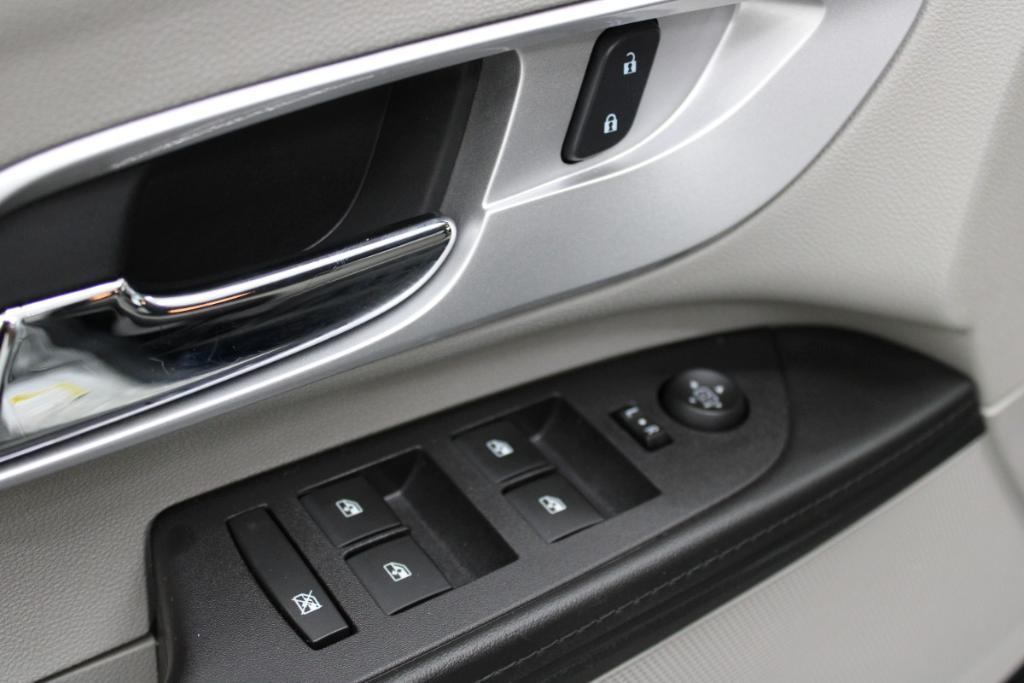 used 2016 Chevrolet Equinox car, priced at $13,488