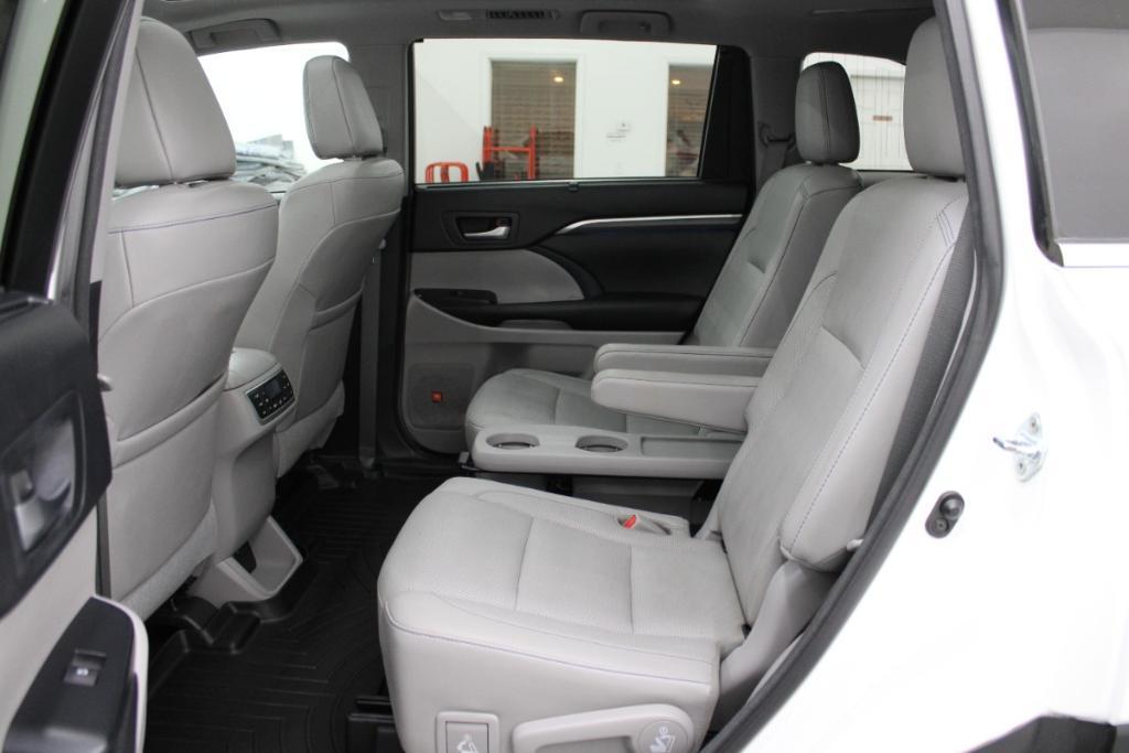 used 2017 Toyota Highlander Hybrid car, priced at $23,988