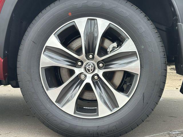 new 2026 Toyota Highlander Hybrid car, priced at $52,203