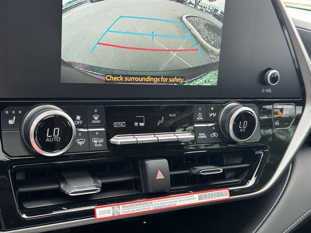 new 2026 Toyota Highlander Hybrid car, priced at $52,203