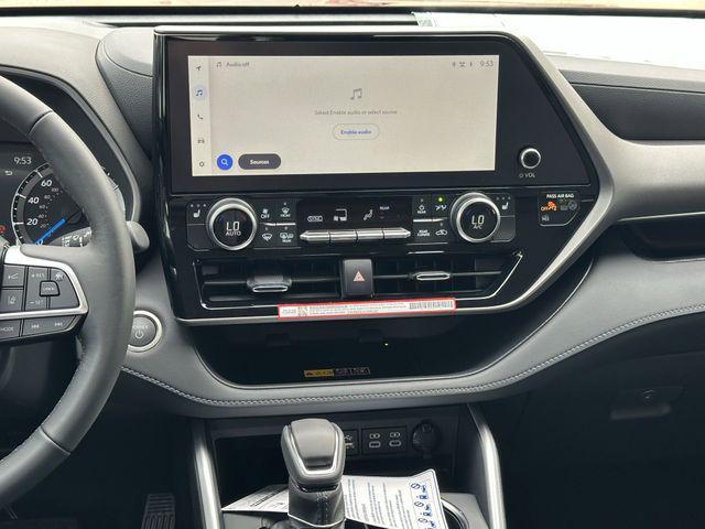 new 2026 Toyota Highlander Hybrid car, priced at $52,203