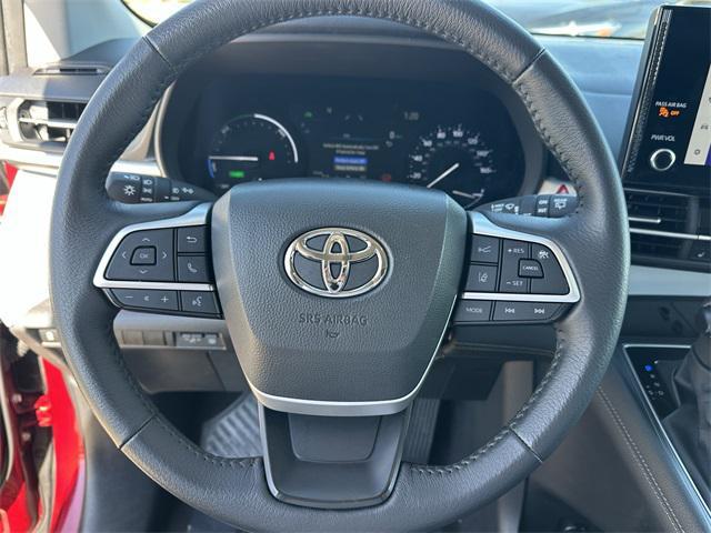 used 2025 Toyota Sienna car, priced at $40,635
