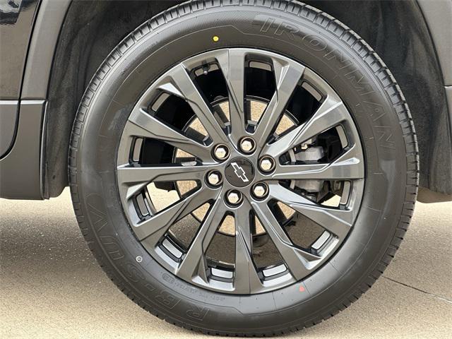 used 2022 Chevrolet Traverse car, priced at $27,499