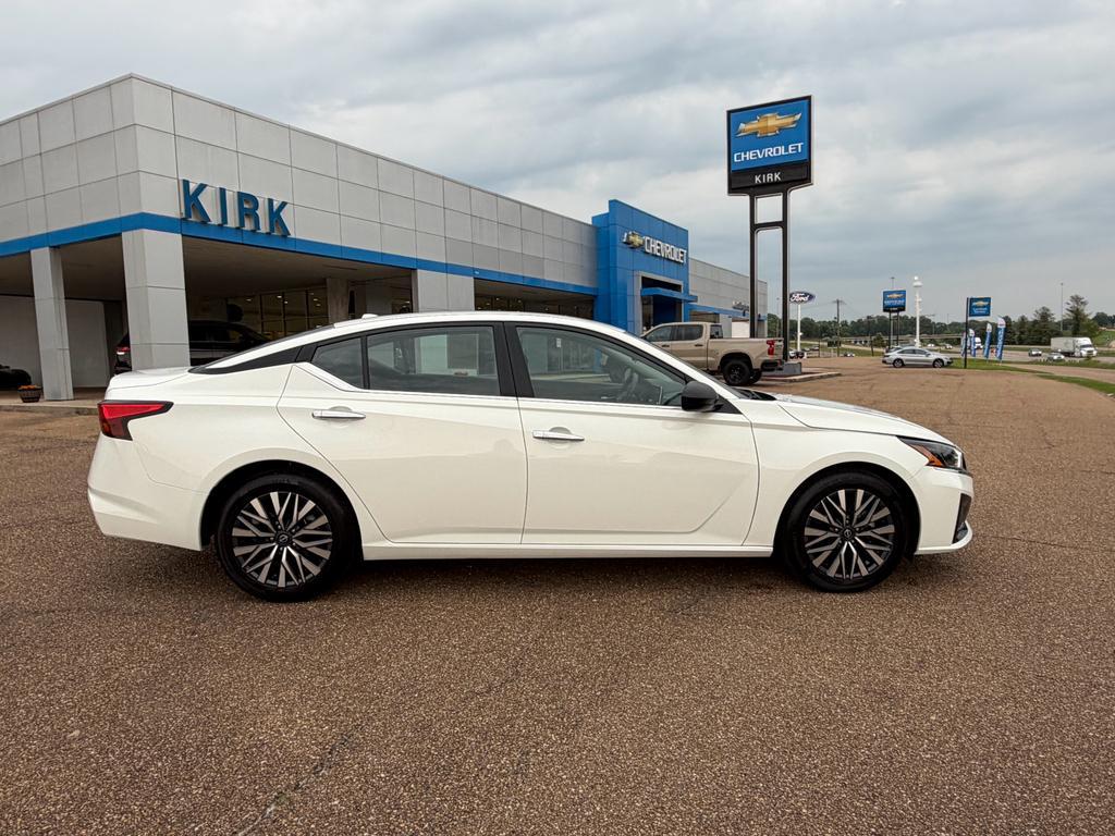 used 2025 Nissan Altima car, priced at $24,900