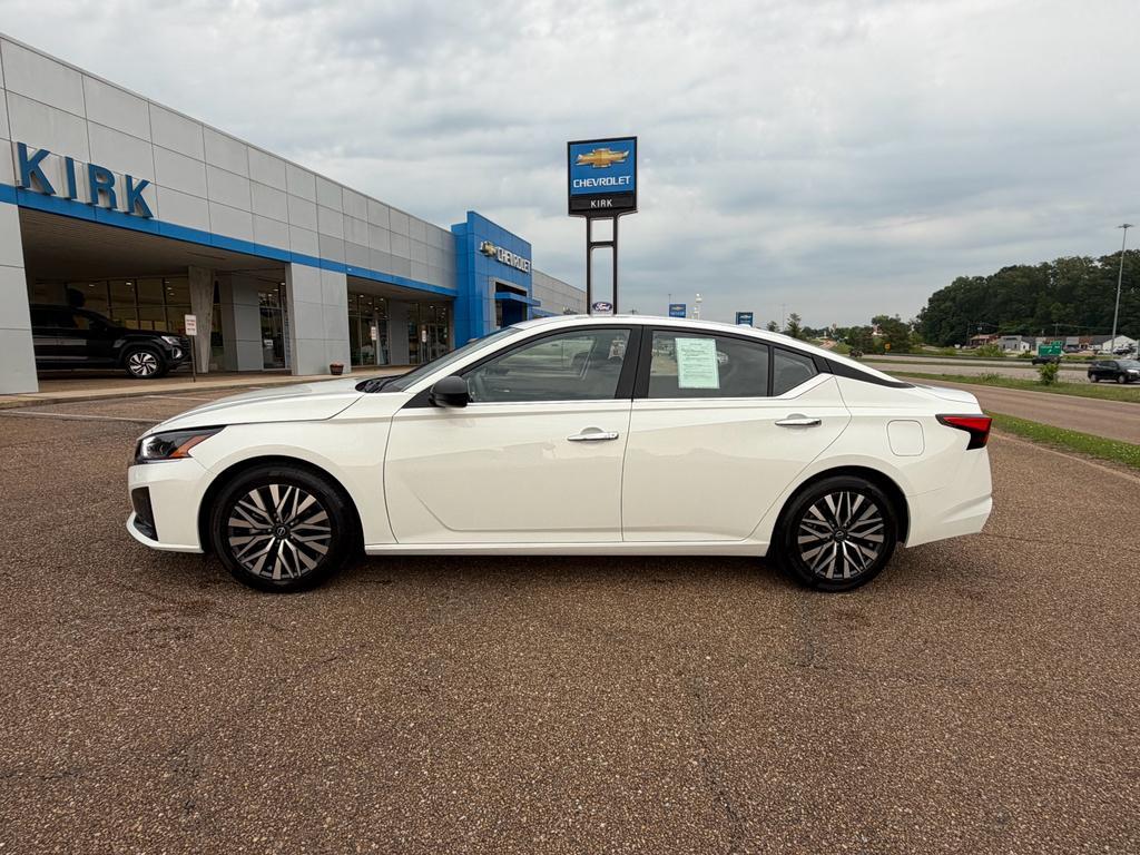 used 2025 Nissan Altima car, priced at $24,900