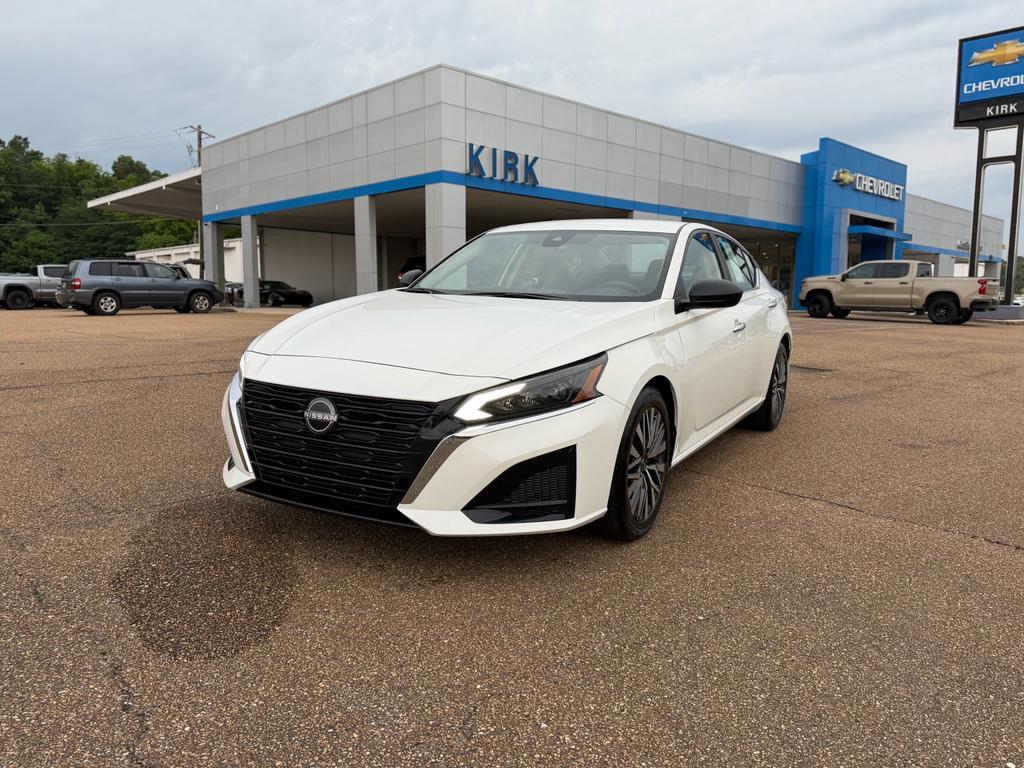 used 2025 Nissan Altima car, priced at $24,900