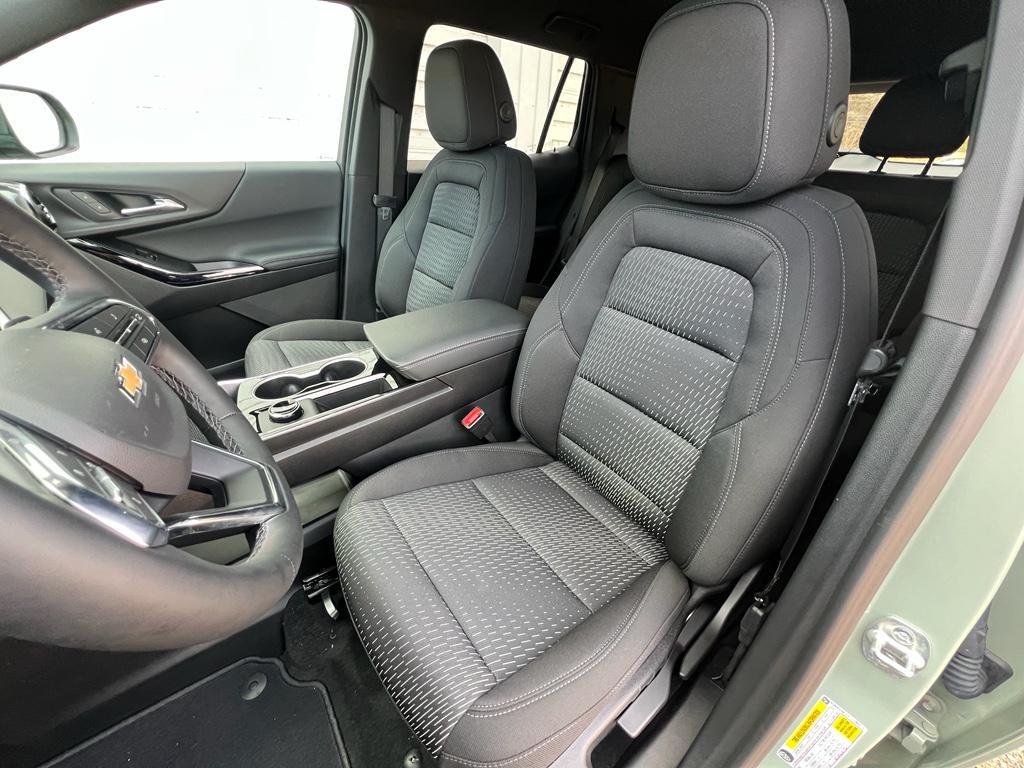 new 2026 Chevrolet Equinox car, priced at $30,940