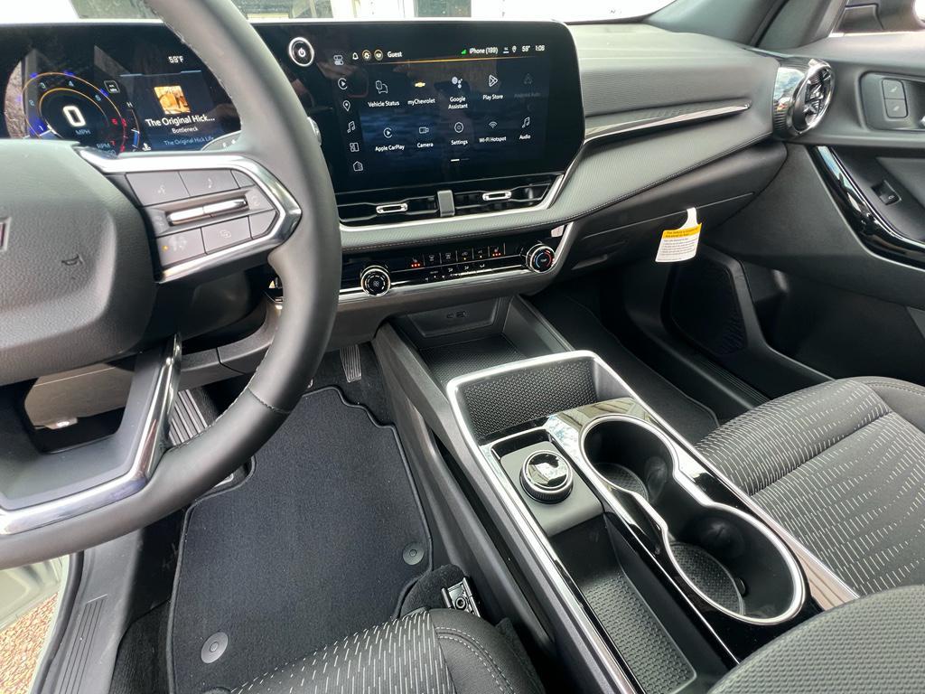 new 2026 Chevrolet Equinox car, priced at $30,940