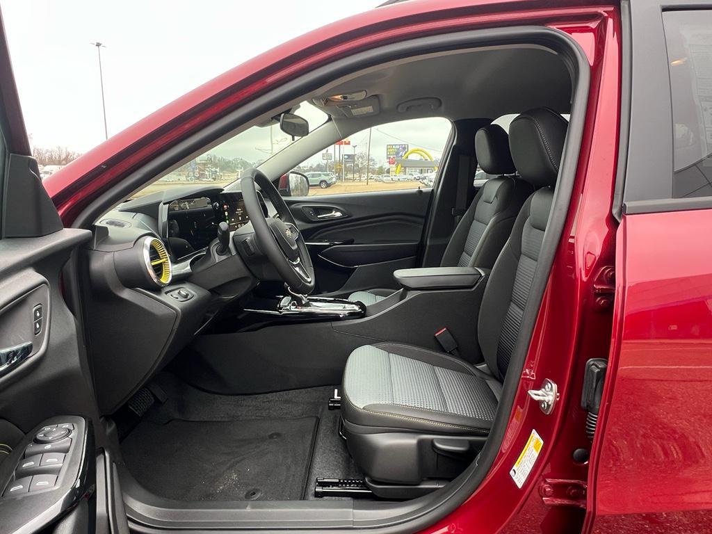 new 2025 Chevrolet Trax car, priced at $25,760