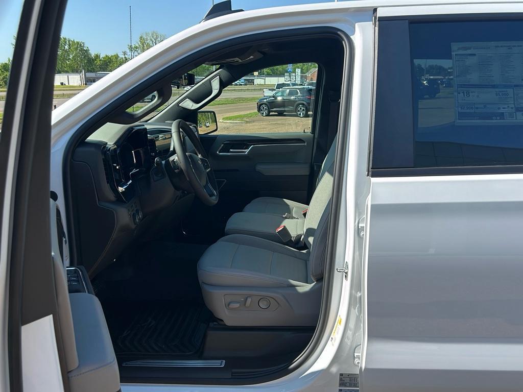 new 2025 Chevrolet Silverado 1500 car, priced at $52,270