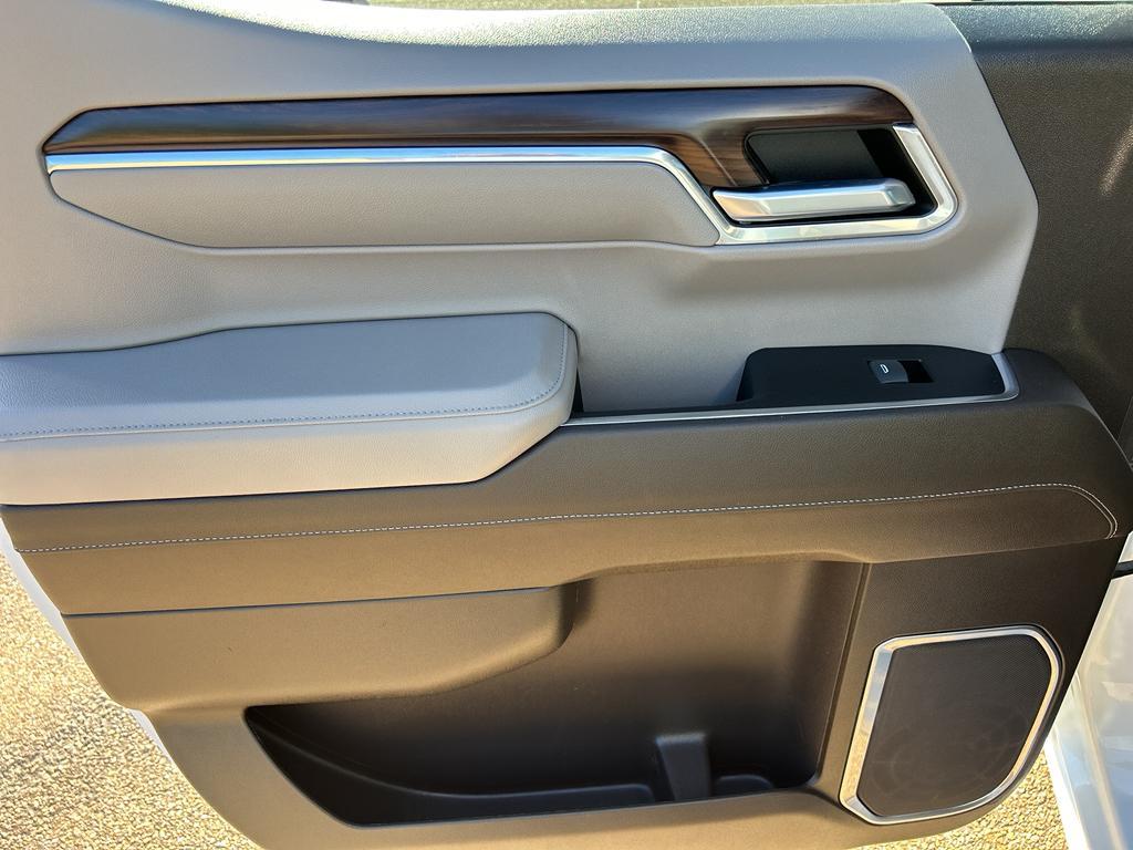 used 2022 GMC Sierra 1500 car, priced at $39,000