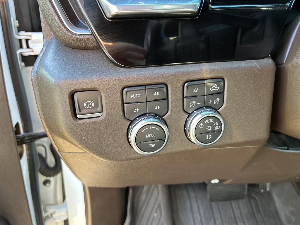 used 2022 GMC Sierra 1500 car, priced at $39,000