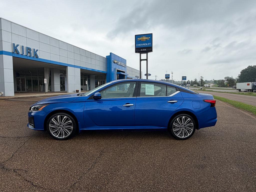 used 2025 Nissan Altima car, priced at $29,250
