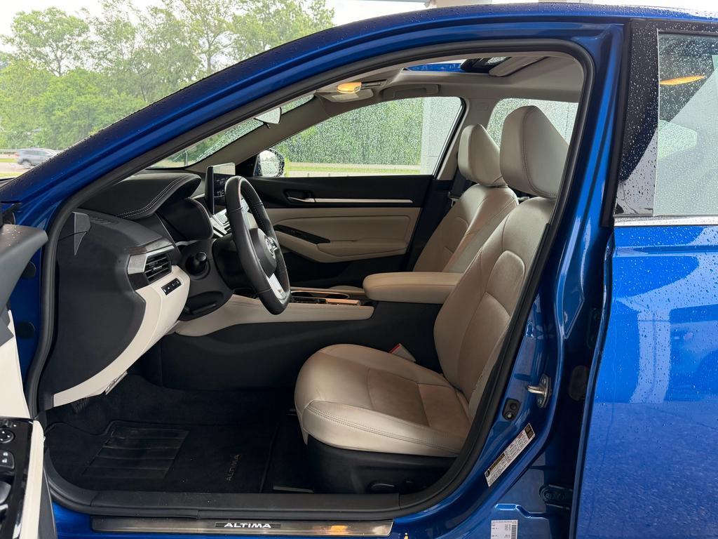 used 2025 Nissan Altima car, priced at $29,250