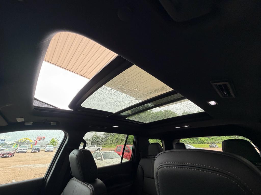 new 2026 Chevrolet Traverse car, priced at $59,630