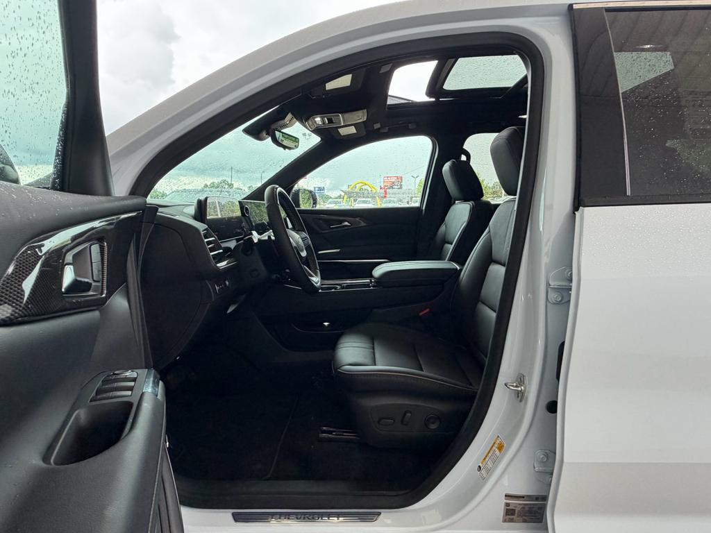 new 2026 Chevrolet Traverse car, priced at $59,630