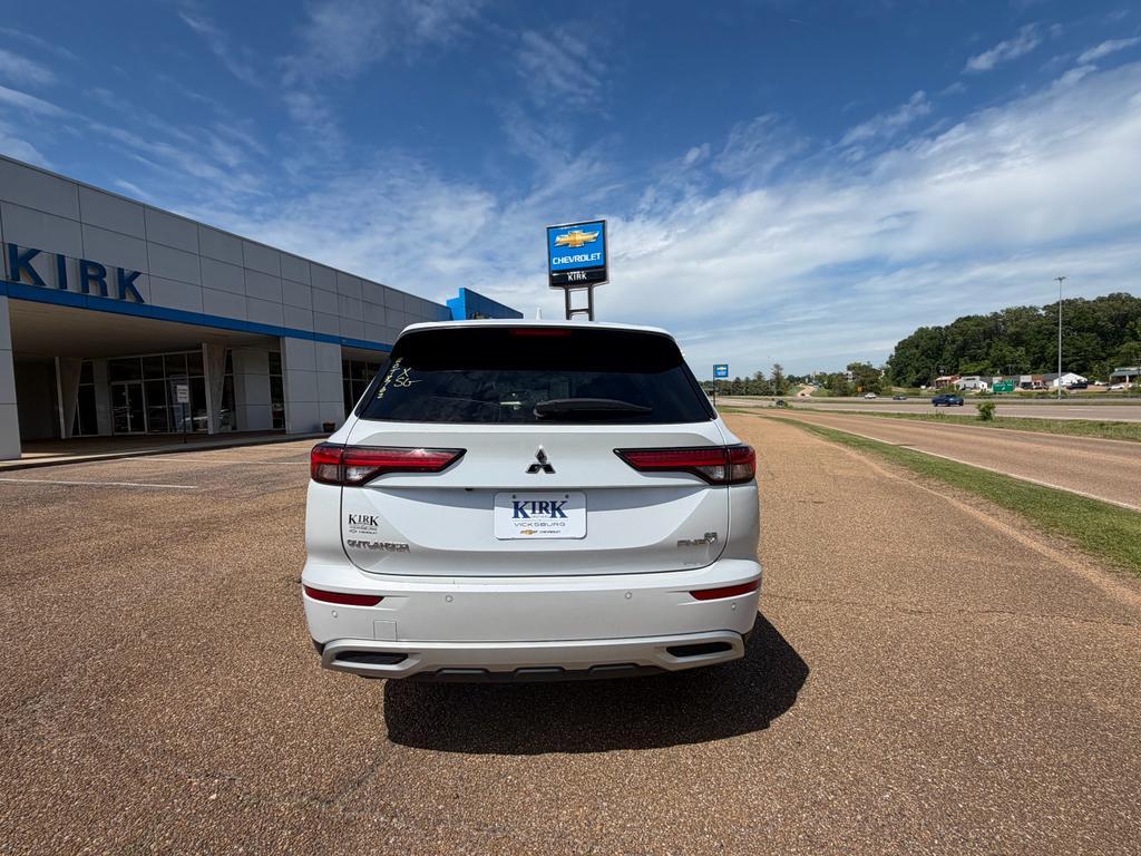 used 2024 Mitsubishi Outlander car, priced at $29,900